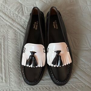 Brand new Weejun's G.H Bass B/W Leather Penny Loafers SZ 7 from Anthropologie